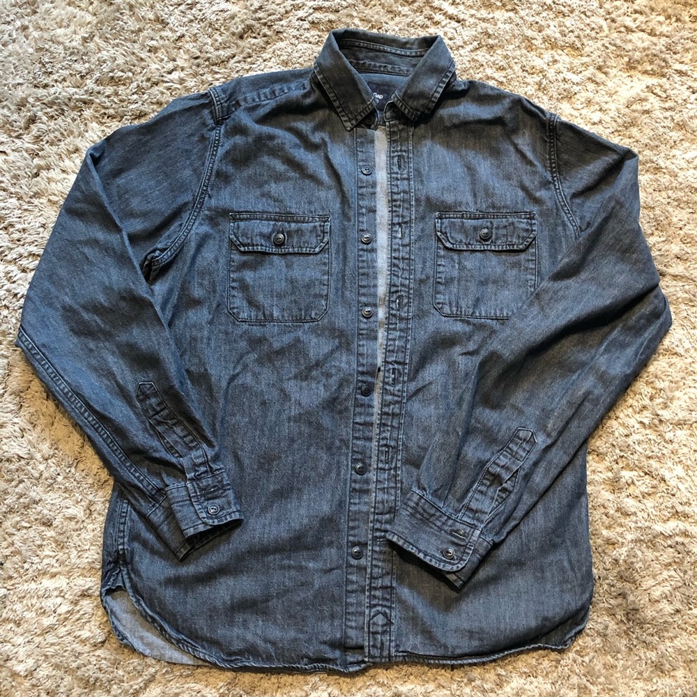 Gap long sleeve button down jean shirt size small